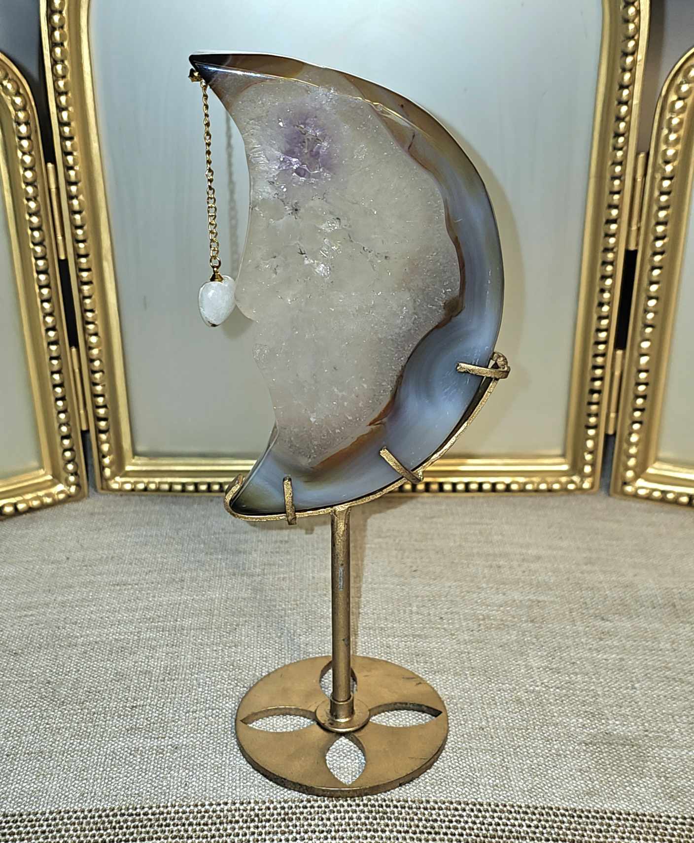 Agate Moon with Heart (with stand)