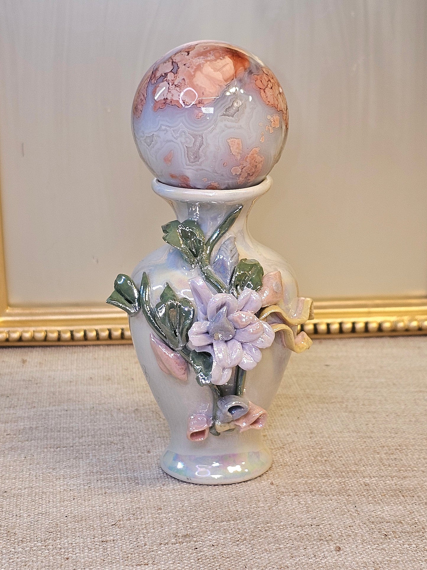 Iridescent flower stand